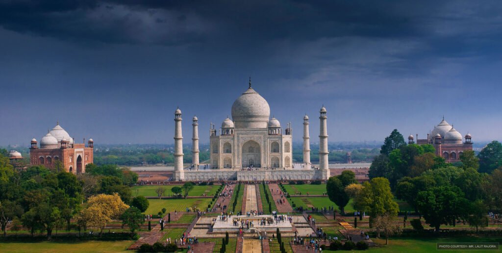 Discover how Travelsfornowes.com simplifies travel bookings with flights, hotels, car rentals & tours. Get exclusive discounts, 24/7 support & personalized recommendations!