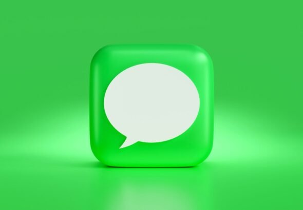 a green square with a white speech bubble